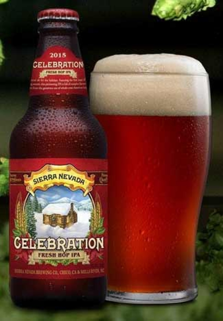 Lahev piva Sierra Nevada Celebration IPA s nalitou sklenicí