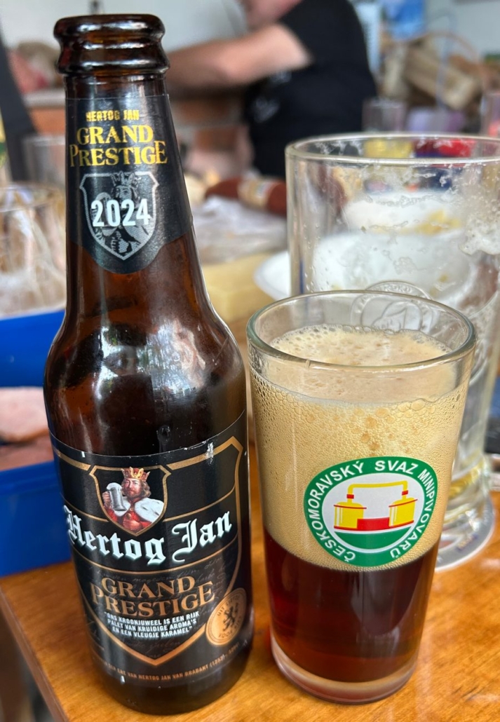 Láhev piva Hertog Jan Grand Prestige Quadrupel ročník 2024
